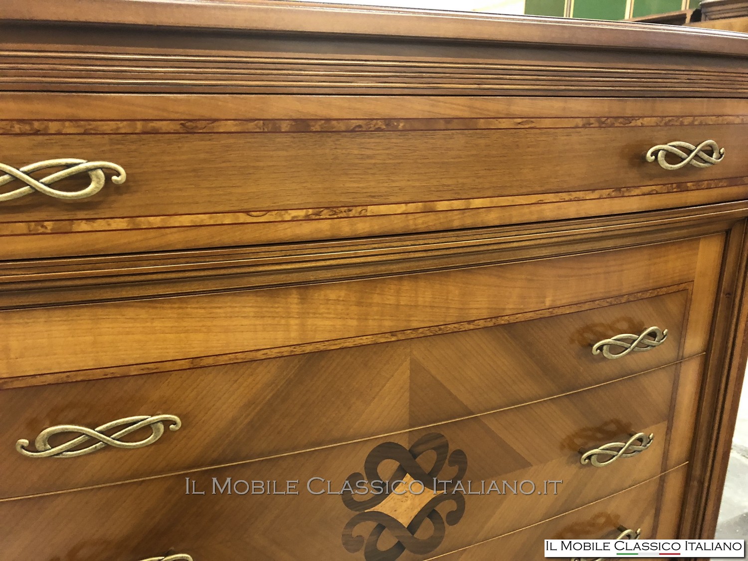 gruppo comò stile classico italiano